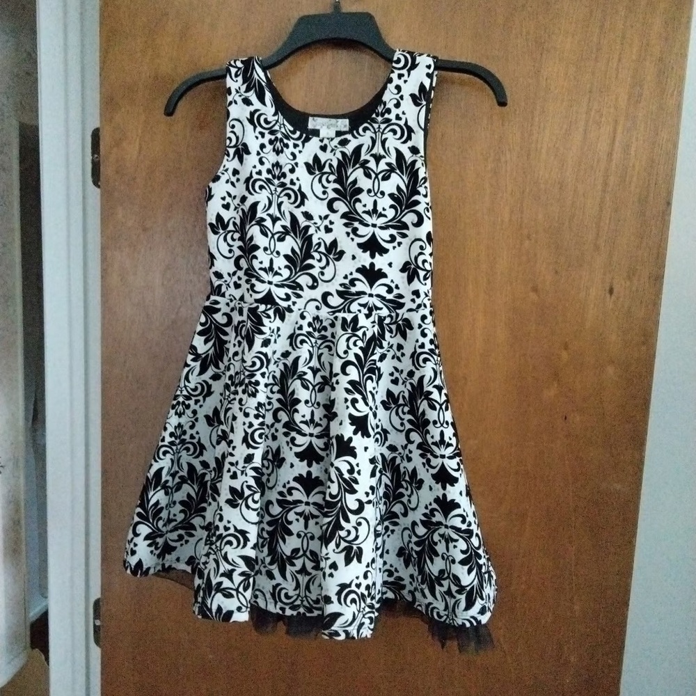 Black and white damask style girls dress - Picture 2 of 5